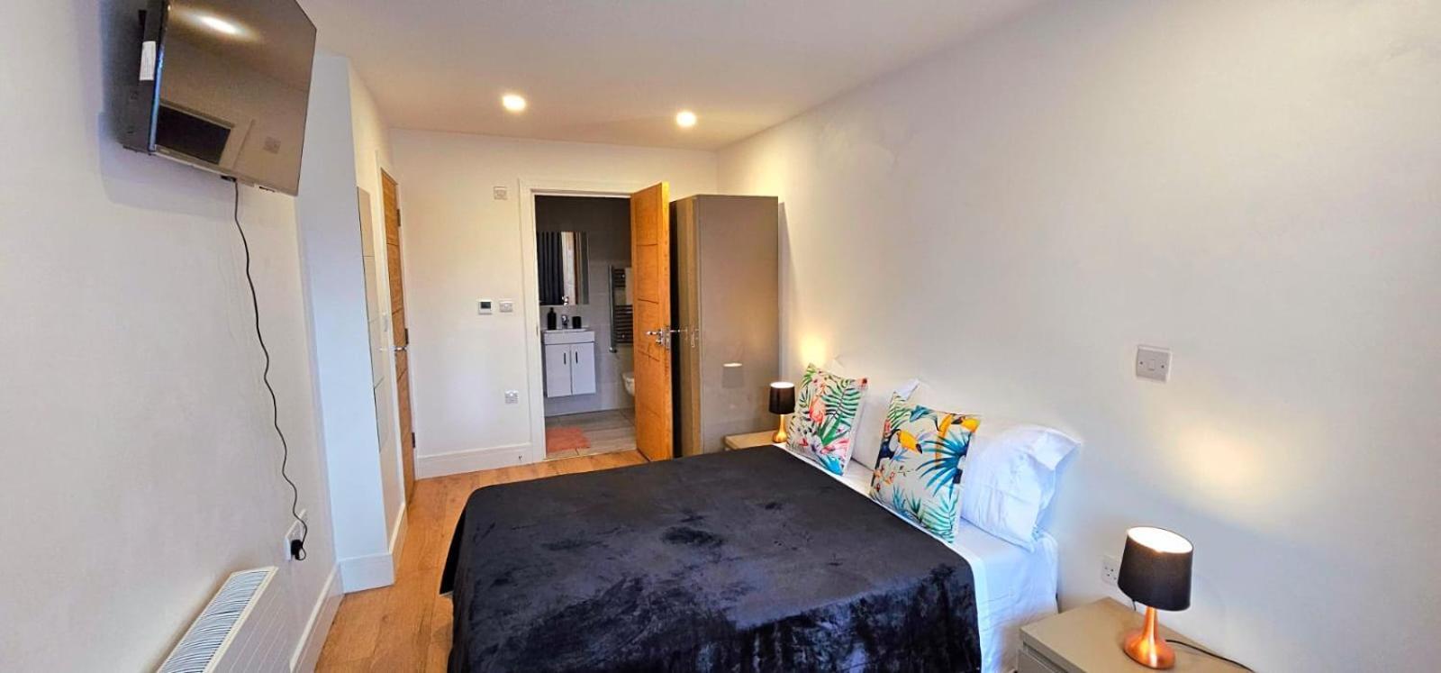 Penelope Ensuite Double Room Лондон Экстерьер фото